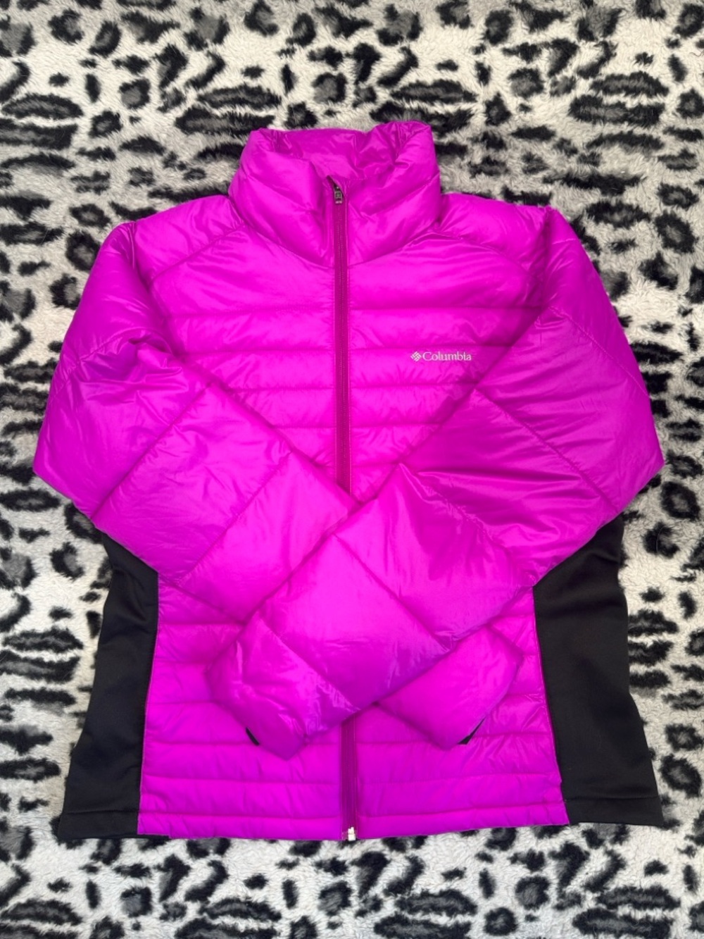 Columbia Women's Magenta Powder Pillow Hybrid Jacket